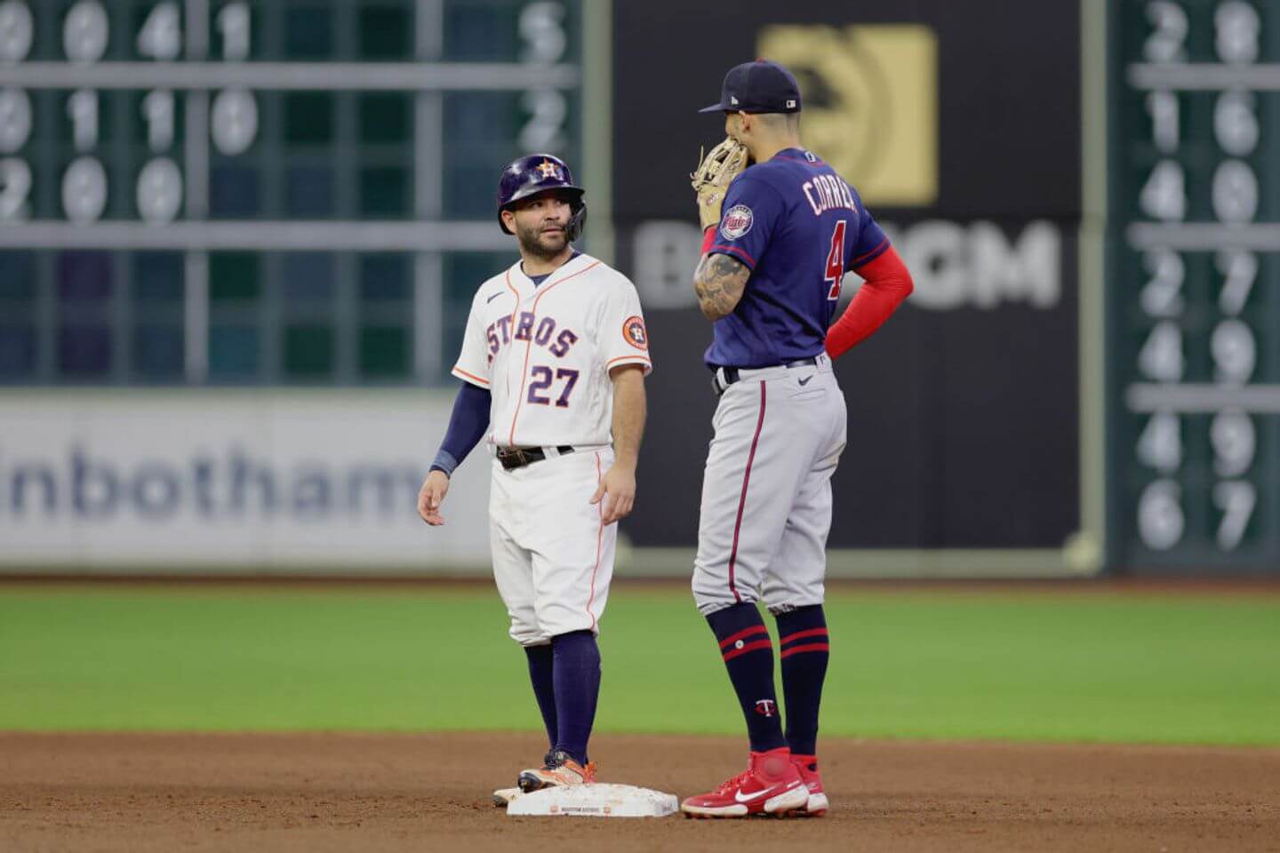 MLB trade deadline rumors and live updates: Astros re-acquire Carlos Correa from Twins