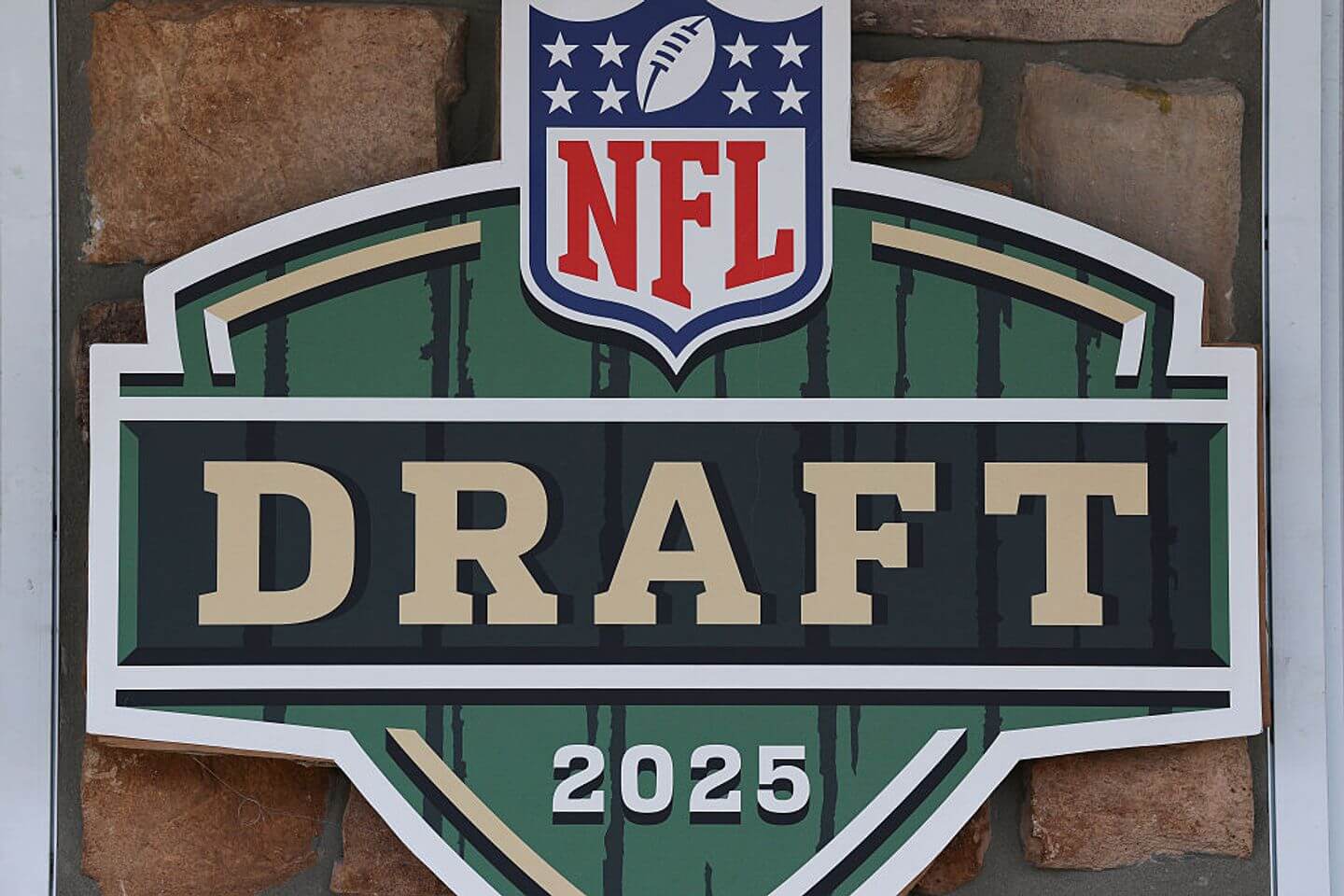 NFL Draft 2025 live updates: Top prospects, start time, order, and final mock drafts