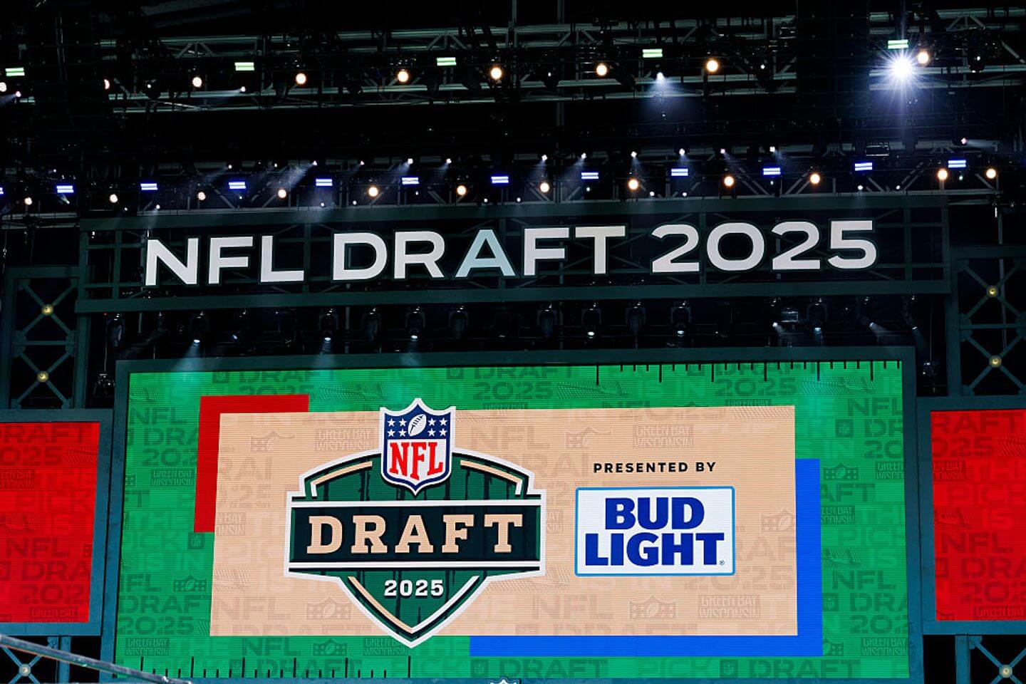 NFL Draft 2025 live updates: Latest mock draft, order, prospect rankings, TV channel and start time