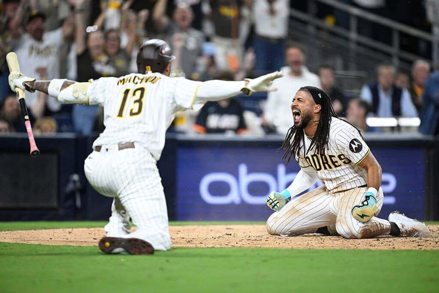 Everything that happened on Day 1 of MLB Wild Card series