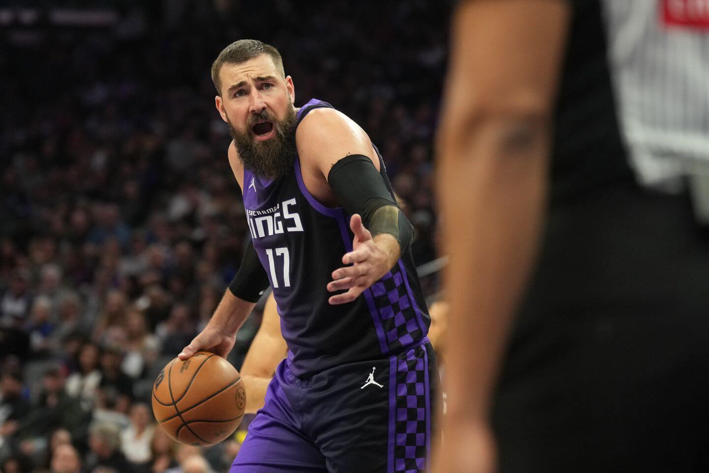 NBA free agency 2025 tracker, live updates: Jonas Valančiūnas considering Europe move; multi-team deal being discussed