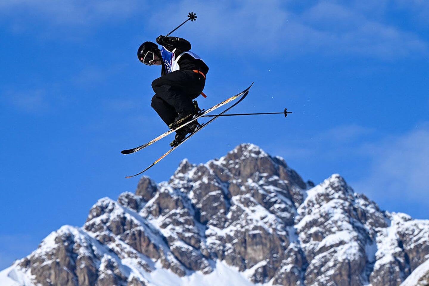 Winter Olympics 2026 live updates: Latest from Day 1 of the Games with men’s downhill, first medals being decided