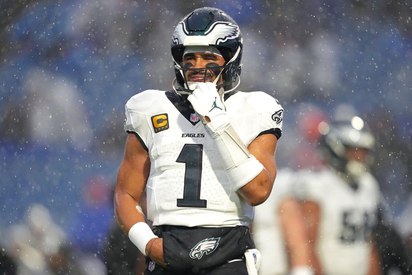 NFL Week 17 live scores and updates: Eagles-Bills, playoff picture, standings, highlights, latest