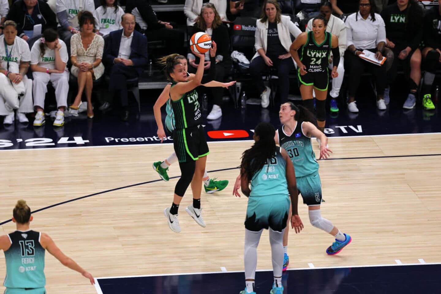 WNBA Finals score and live updates: Lynx lead Liberty in third quarter of Game 3 at the Target Center