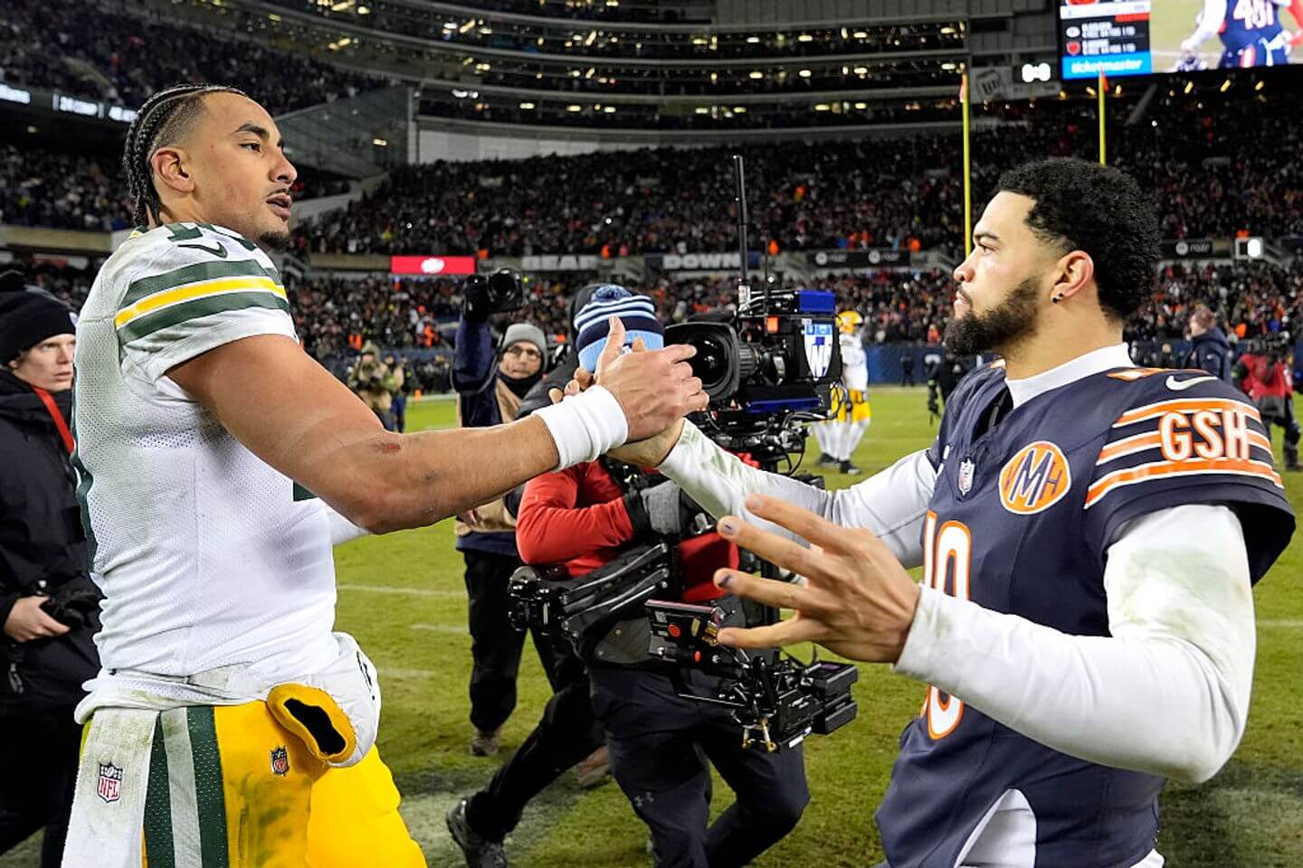 Bears complete improbable comeback to beat Packers 31-27:...