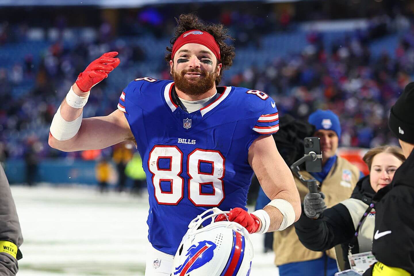 NFL free agency 2026 live updates: Dawson Knox, Bills agree to extension; latest news and analysis