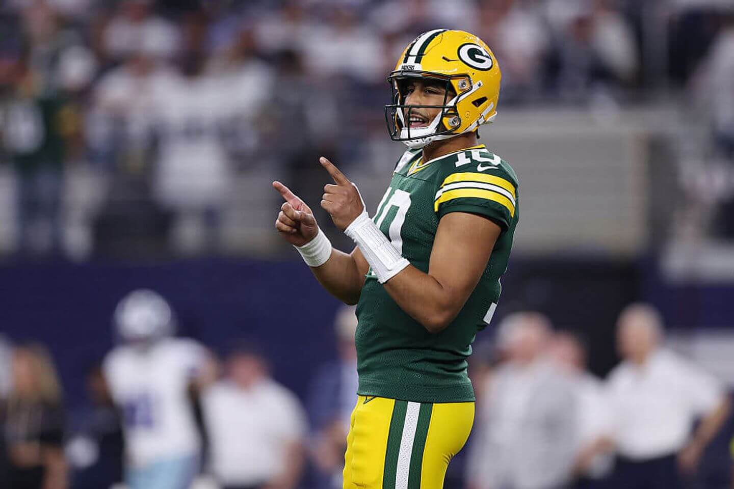 Packers vs. Cowboys live updates: Green Bay extends lead, but blocked extra point return gets Dallas on board