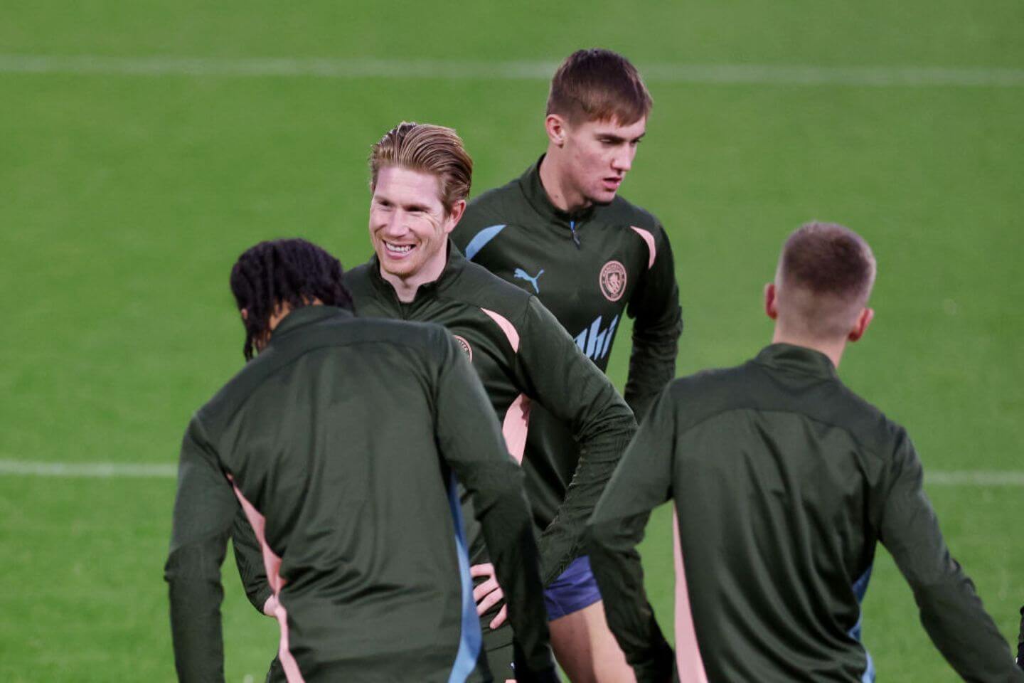 Liverpool vs Manchester City live updates: Premier League team news, predictions and latest score