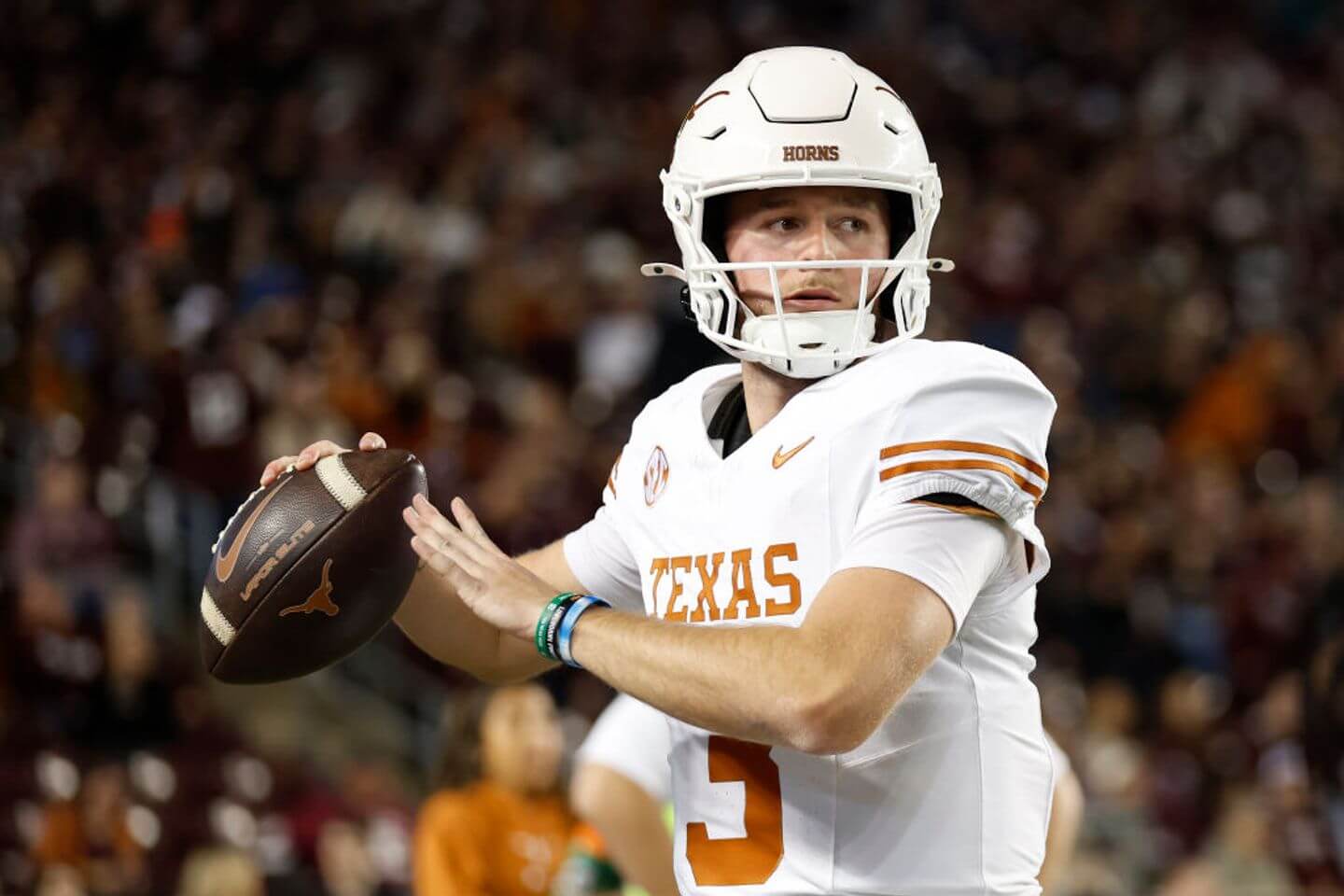 Texas vs. Texas A&M score and live updates: Arch Manning TD run puts Longhorns on top