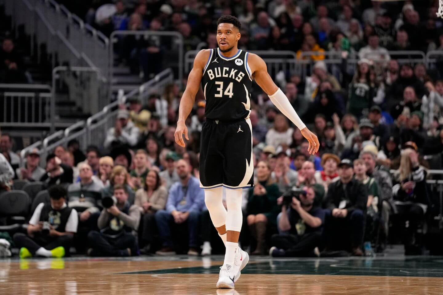NBA trade deadline 2026 live updates: Giannis Antetokounmpo rumors, potential moves, news and analysis