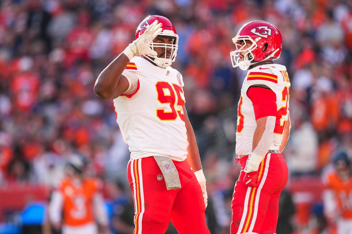 NFL Week 12 scores, live updates: Inactives, standings, playoff race, predictions, odds, latest