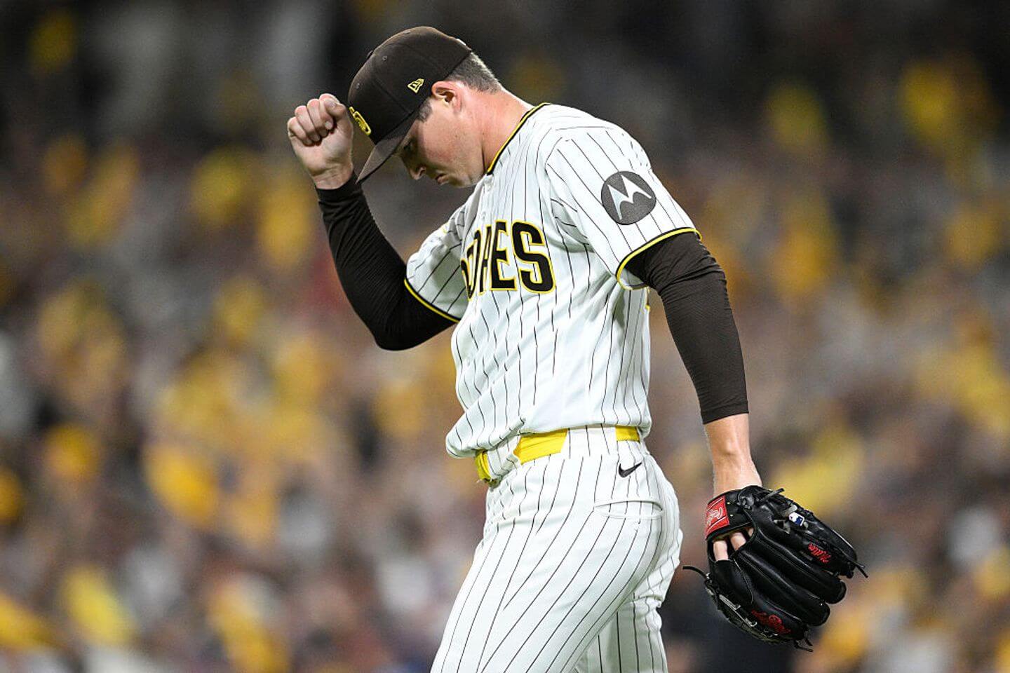 Yankees, Padres, White Sox advance to Division Series, Phillies force Game 3 vs. Braves: Live reaction and updates