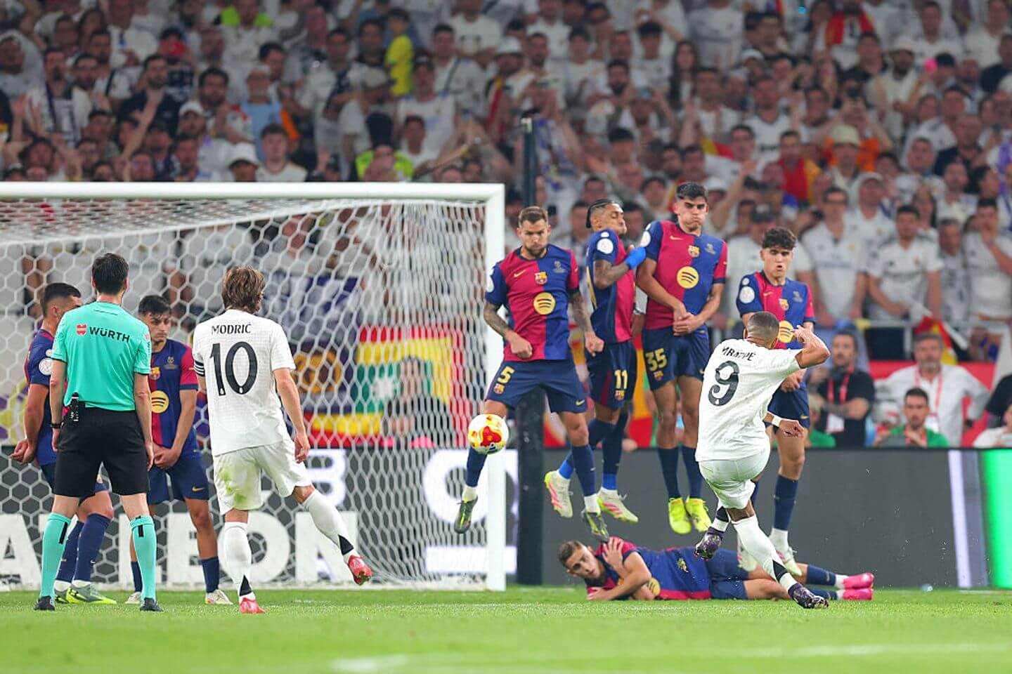 Barcelona vs Real Madrid live updates: El Clasico latest as Mbappe goal levels score in Copa del Rey final