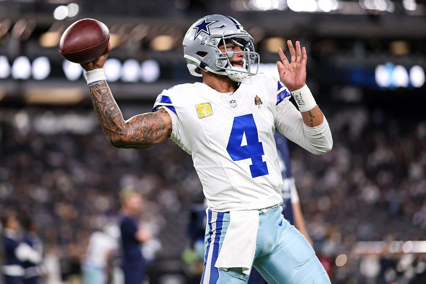 Cowboys vs. Raiders score, live updates: Dallas pays tribute to Marshawn Kneeland to start off NFL ‘Monday Night Football’