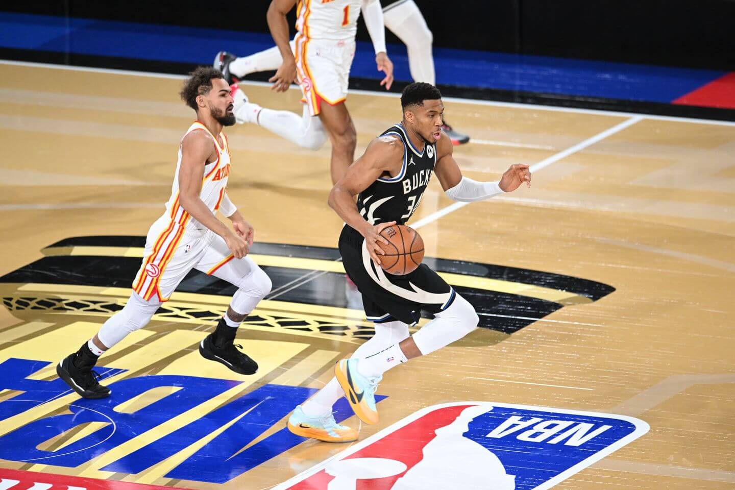 Hawks vs. Bucks score and live updates: NBA Cup semifinals game highlights, analysis and more