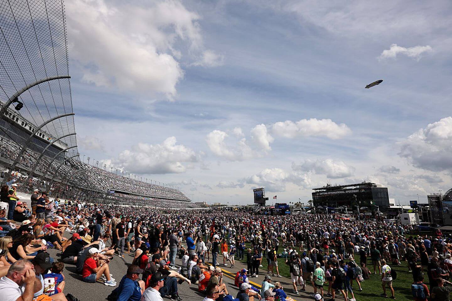 Daytona 500 live updates: Start time, how to watch, strea...