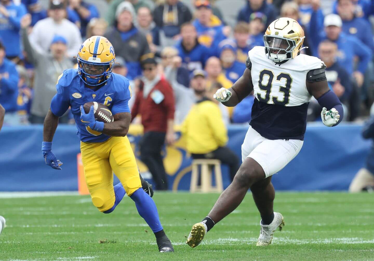 Notre Dame vs. Pitt score, live updates: Fighting Irish up big after Jeremiyah Love's long TD run and pick 6