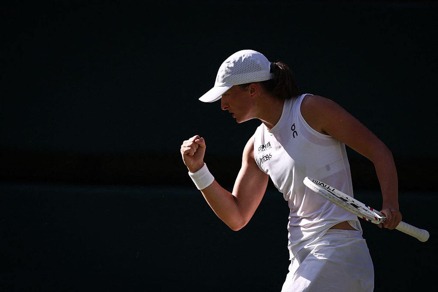 Wimbledon 2025 live updates: Swiatek dominates Bencic, Anisimova stuns Sabalenka to set up women's final matchup