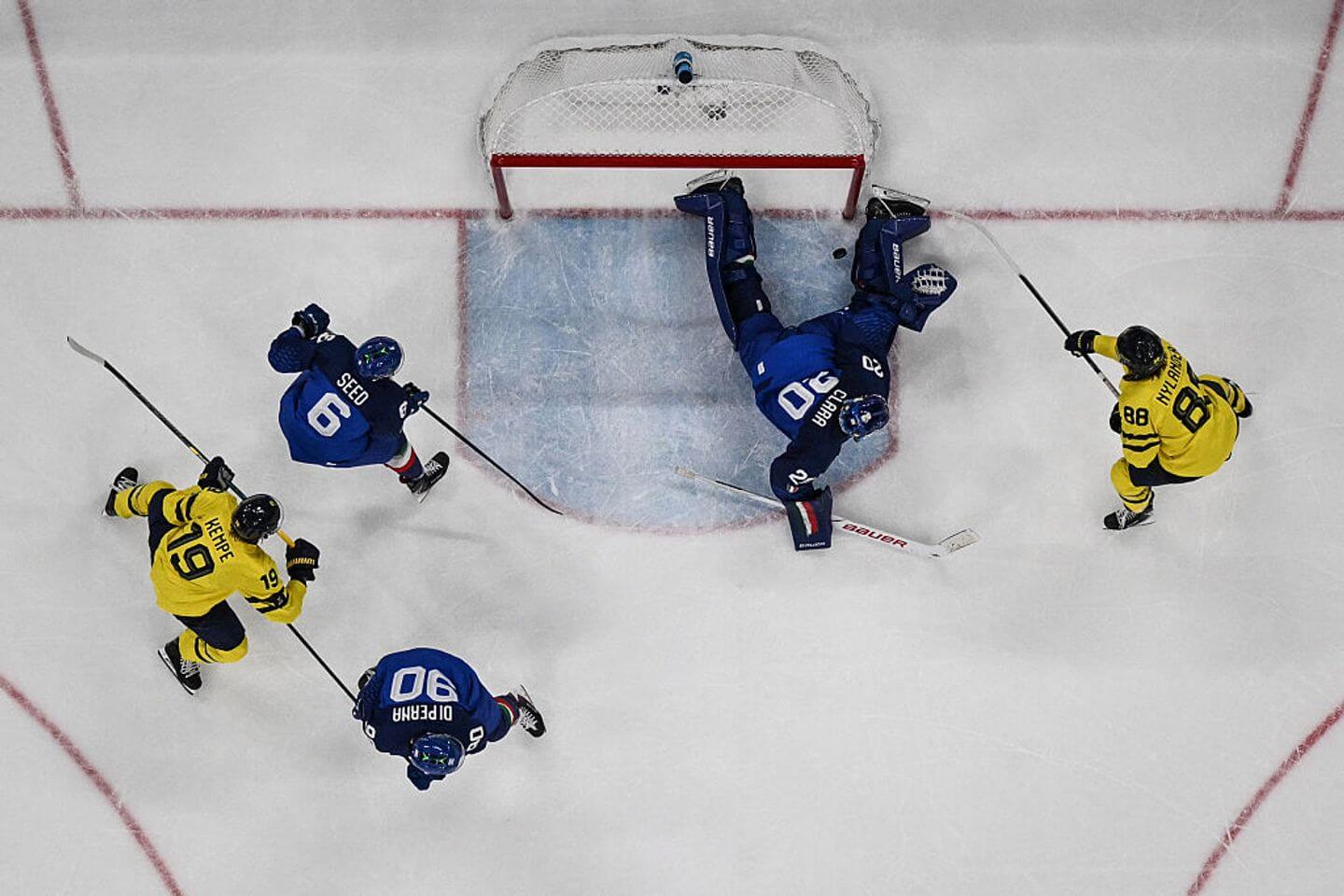 Winter Olympics 2026 live updates: Day 5 latest as USA's Jordan Stolz takes speedskating gold; figure skating underway