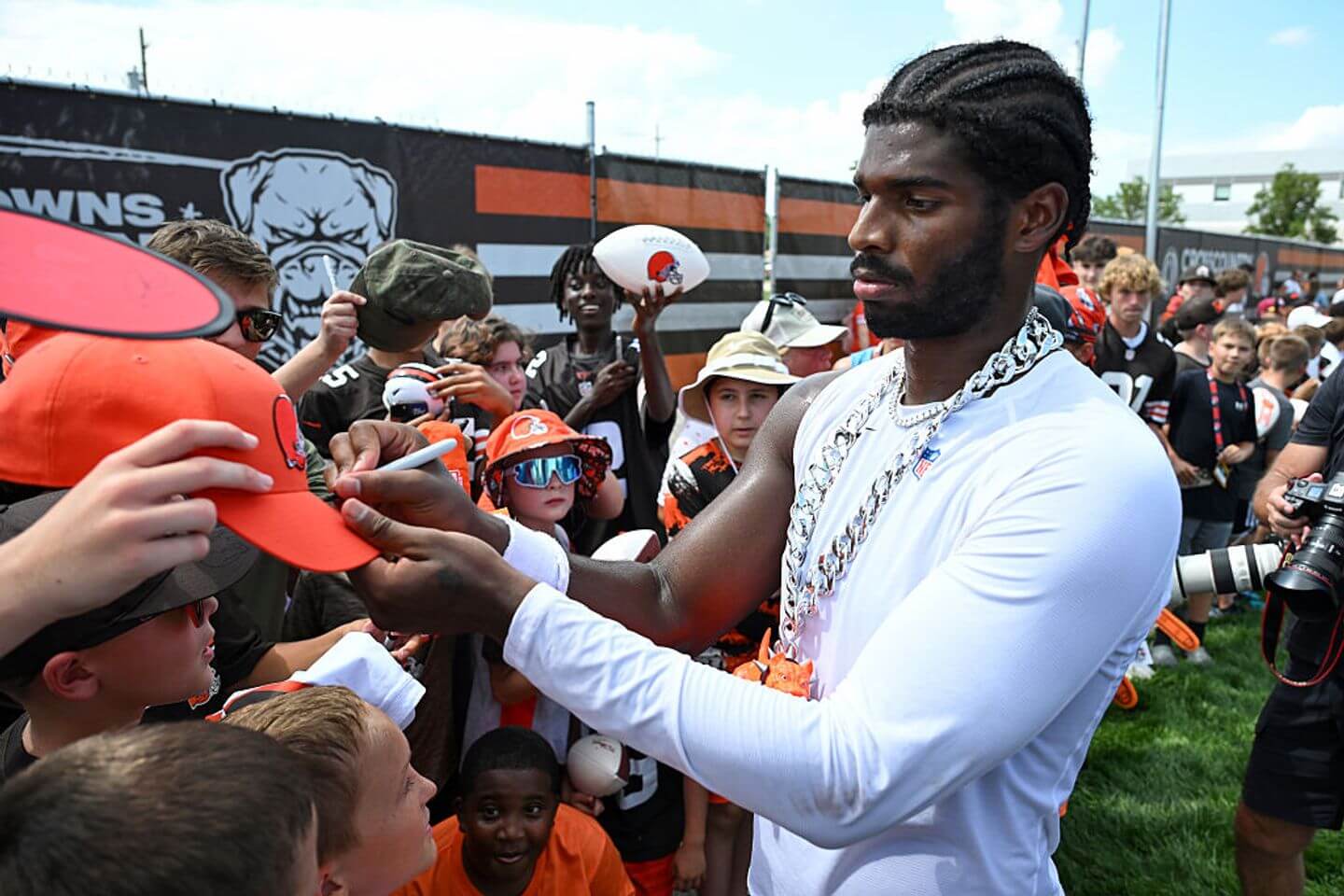 NFL training camp 2025 live updates: News, notes, injuries and more from around the league
