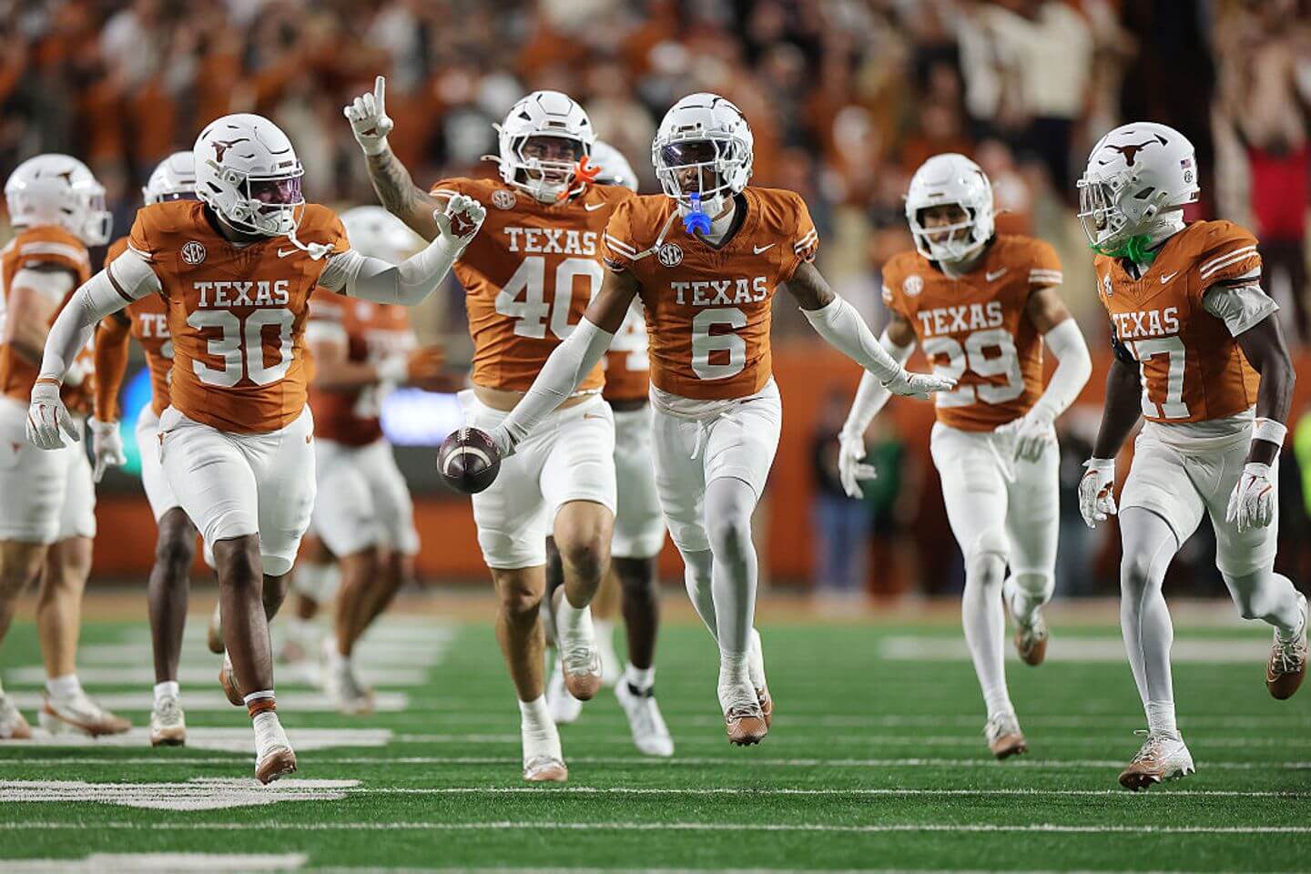 Arch Manning, Texas upset No. 3 Texas A&M 27-17 to shake up Week 14 CFP rankings: Live reaction and analysis